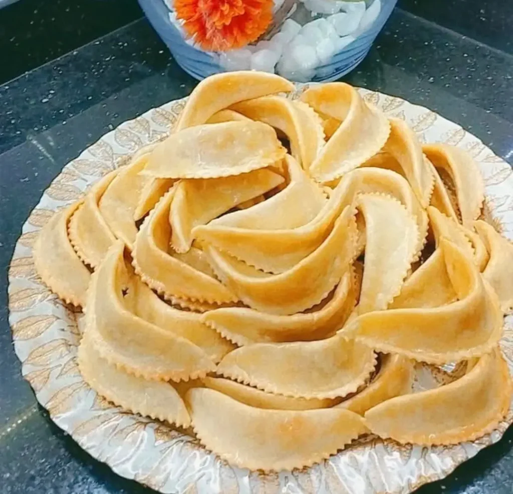 Recettes au airfryer faciles : 20 idées rapides et croustillantes 19 cornes de gazelles au airfryer dans une cuisine moderne